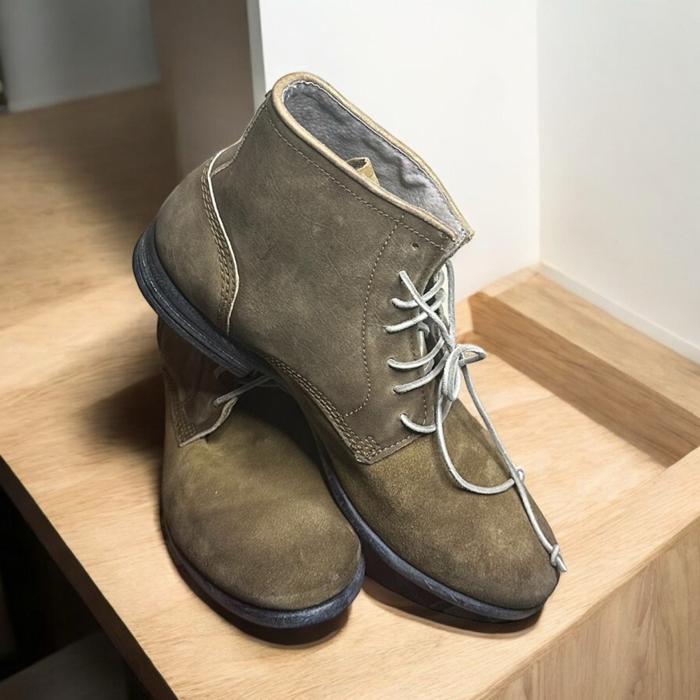 Brown chukka boots